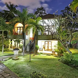 Bhanuswari & Hotel Ubud (Bali)